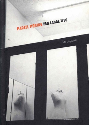 Een lange weg : essay