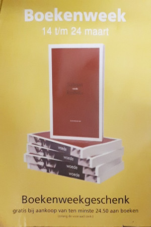 Boekenweekaffiche 2001. Afbeelding geschenk